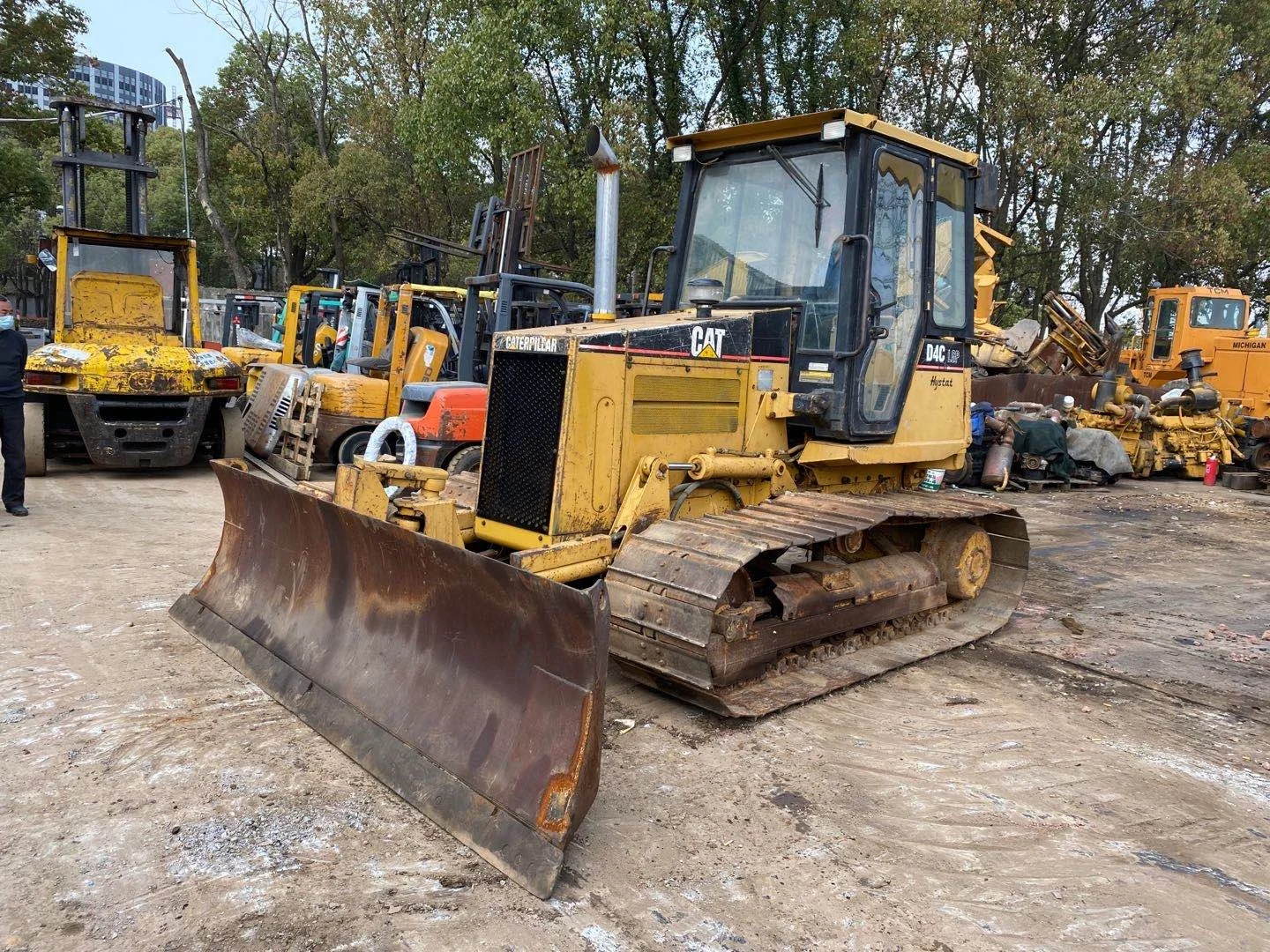 Secondhand hot selling Japan brand low working hours caterpillar CAT D4C mini dozer excellent work condition on sale
