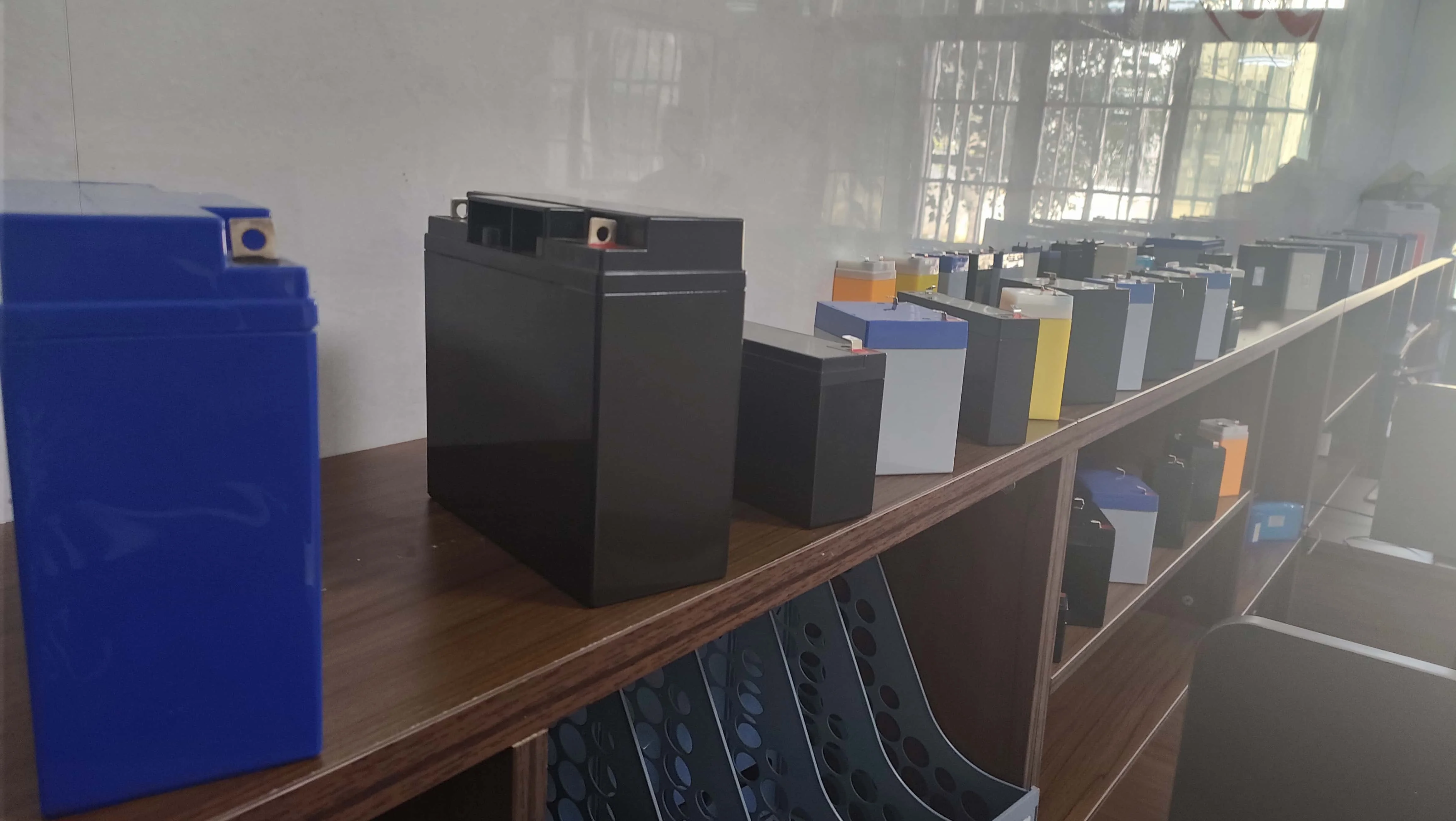 24V7Ah Прямая продажа с завода безопасная и надежная перерабатываемая свинцово-кислотная батарея для аккумуляторных батарей