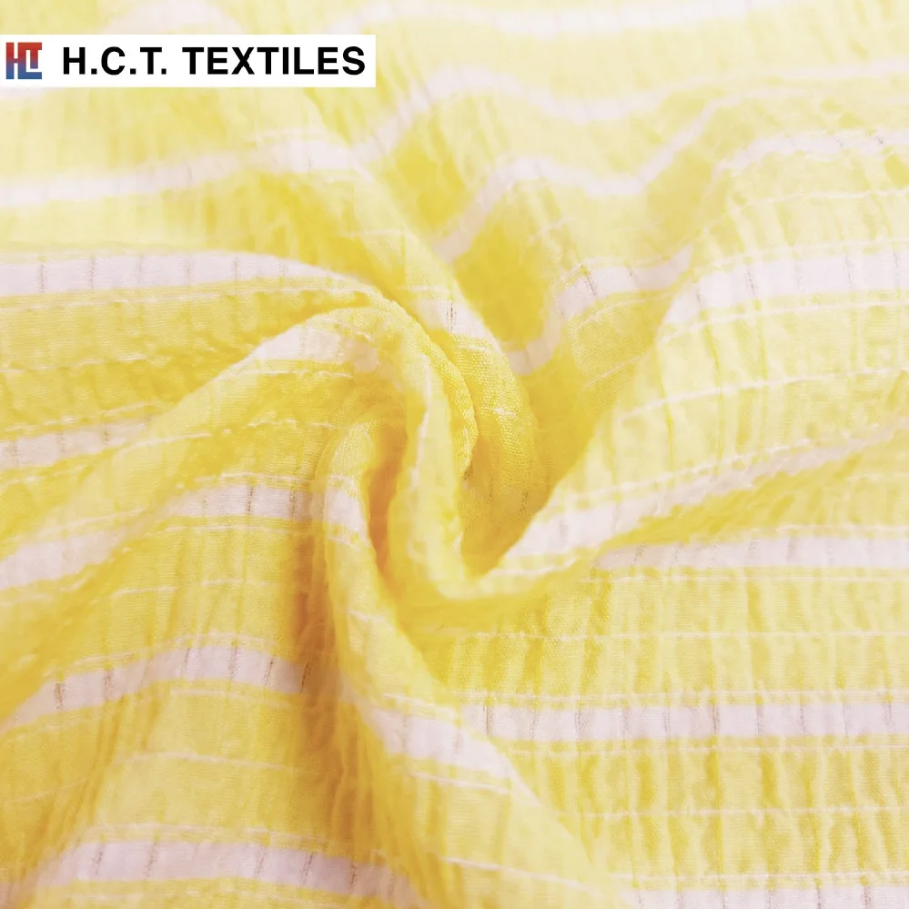 Мягкие желтые белые полосатые тканые ткани 130 г полиэстер вискоза спандекс seersucker для блузки
