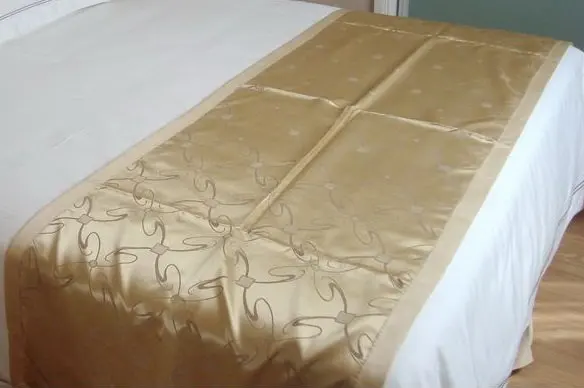 
Factory Sales Decorative Jacquard Modern Luxury Cushion And Custom Hotel Bed Runner 