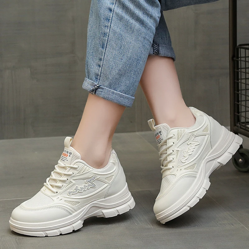 Женские сетчатые кроссовки на высоком каблуке, повседневная женская обувь на шнуровке, Спортивная дышащая женская обувь на танкетке на высоком скрытом каблуке, 2022