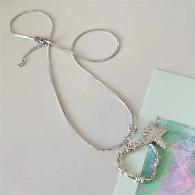 Sweet and Cool Heart Pendant Necklace Ins Fashion Jewelry Retro Simple Y2K Snake Bone Chain Star Choker Necklace