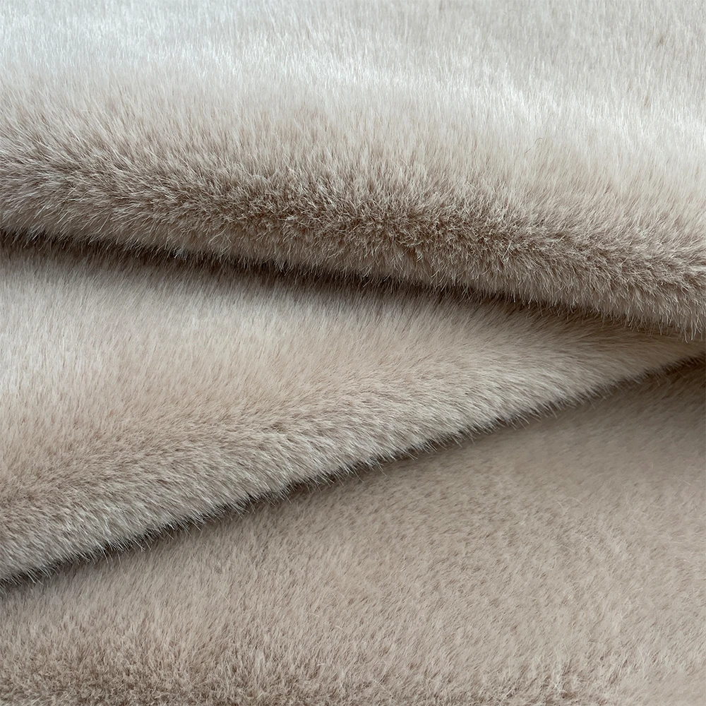 High Quality Comfort Luxury Mink Fox Fabric 100% Polyester Knitted Soft Rabbit Fur for Garments and Toys Mattress Use