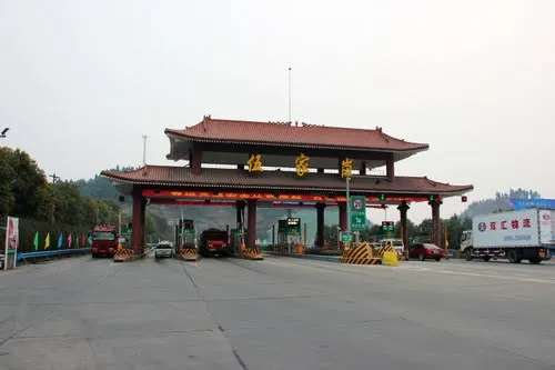 Factory best price Frequency conversion AC 150w high-speed traffic barrier 2mm thick high quality carbon steel plate box parking