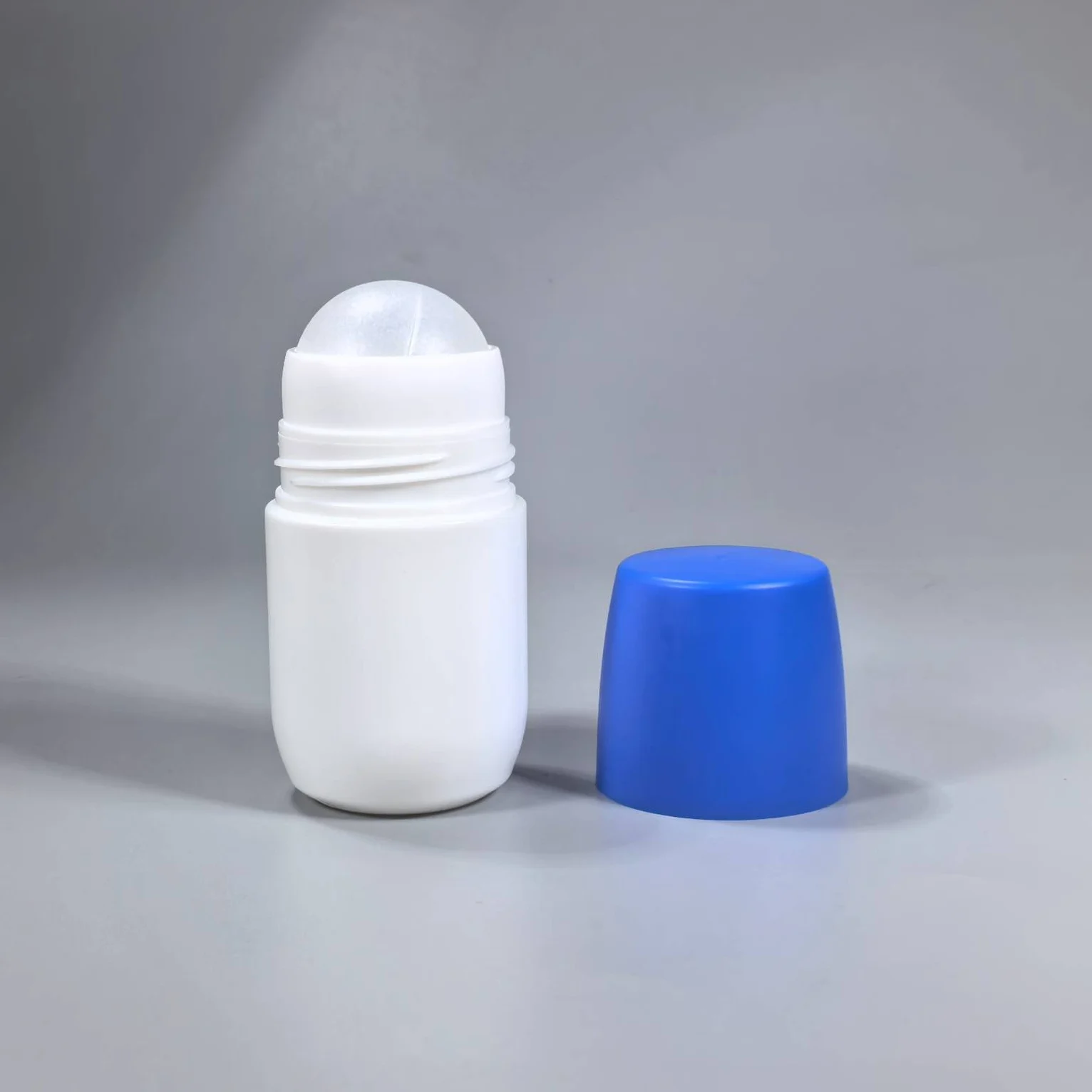 2024 new Special plastic empty ball bottle cantiperspirant deodorant  skin care container 50ML  roll-on bottle