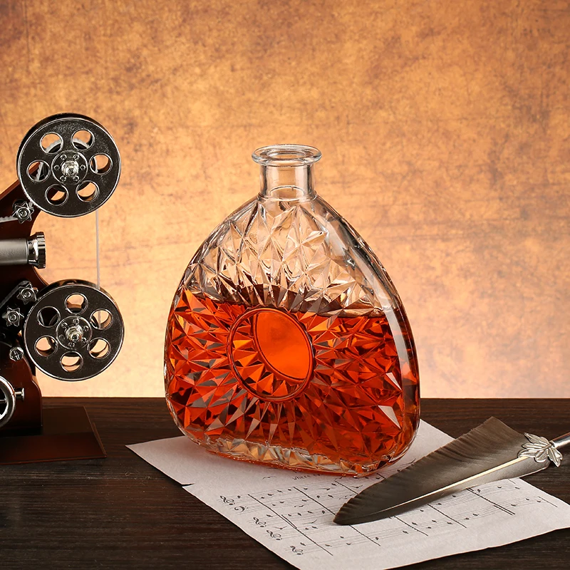 Hot Selling customize wholesale 250ml 750ml clear empty glass whisky bottle