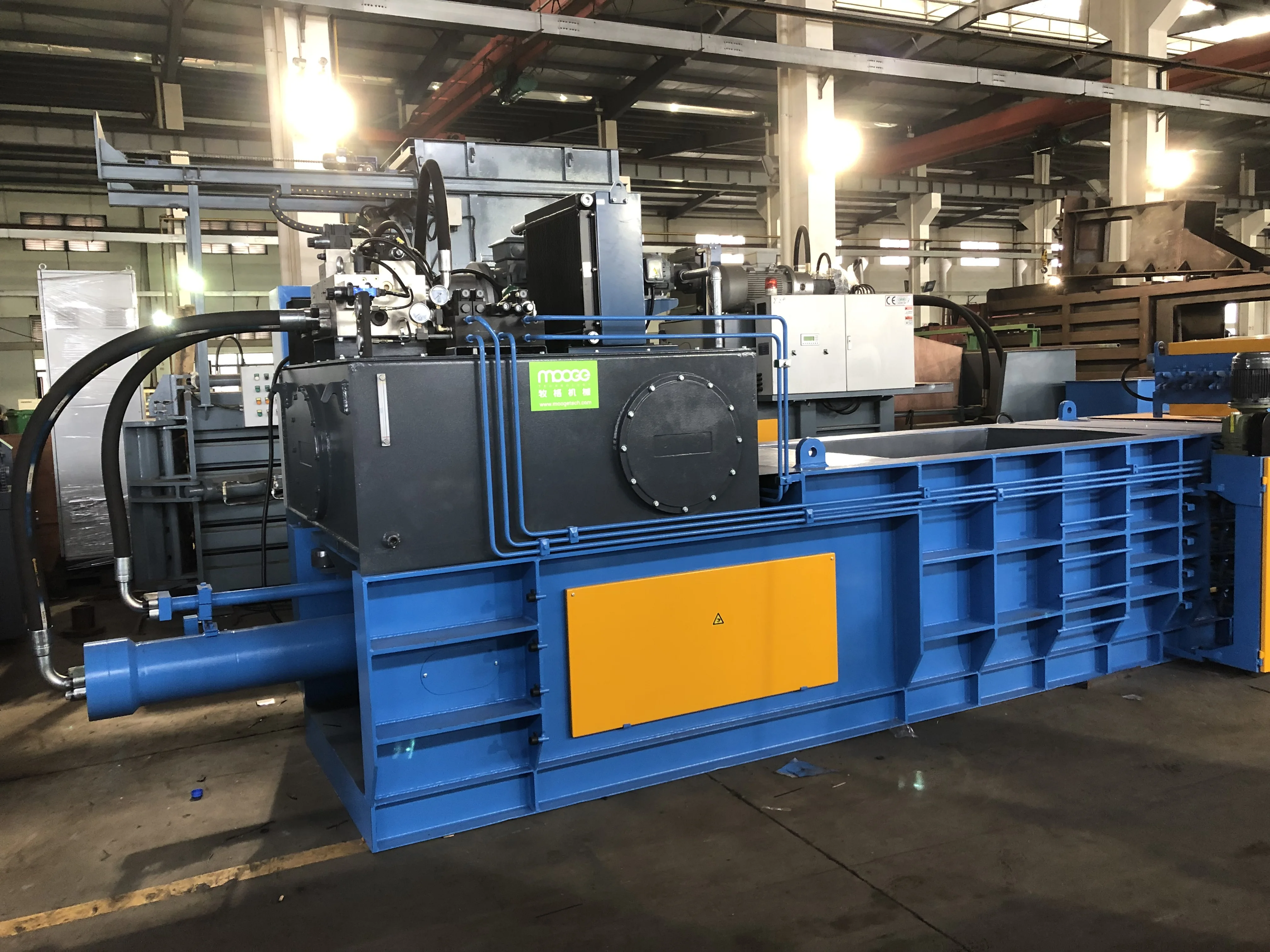 Plastic horizontal waste straw baler/compactor machine