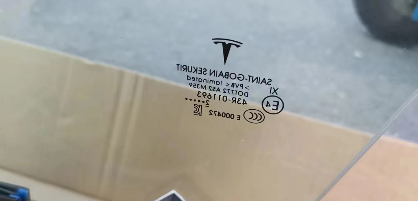 1582617-01-A-C 1582616 1459557 1459536  MODEL Y window glass  glass for vehicle window  double-deck  Front LEFT right side 2022
