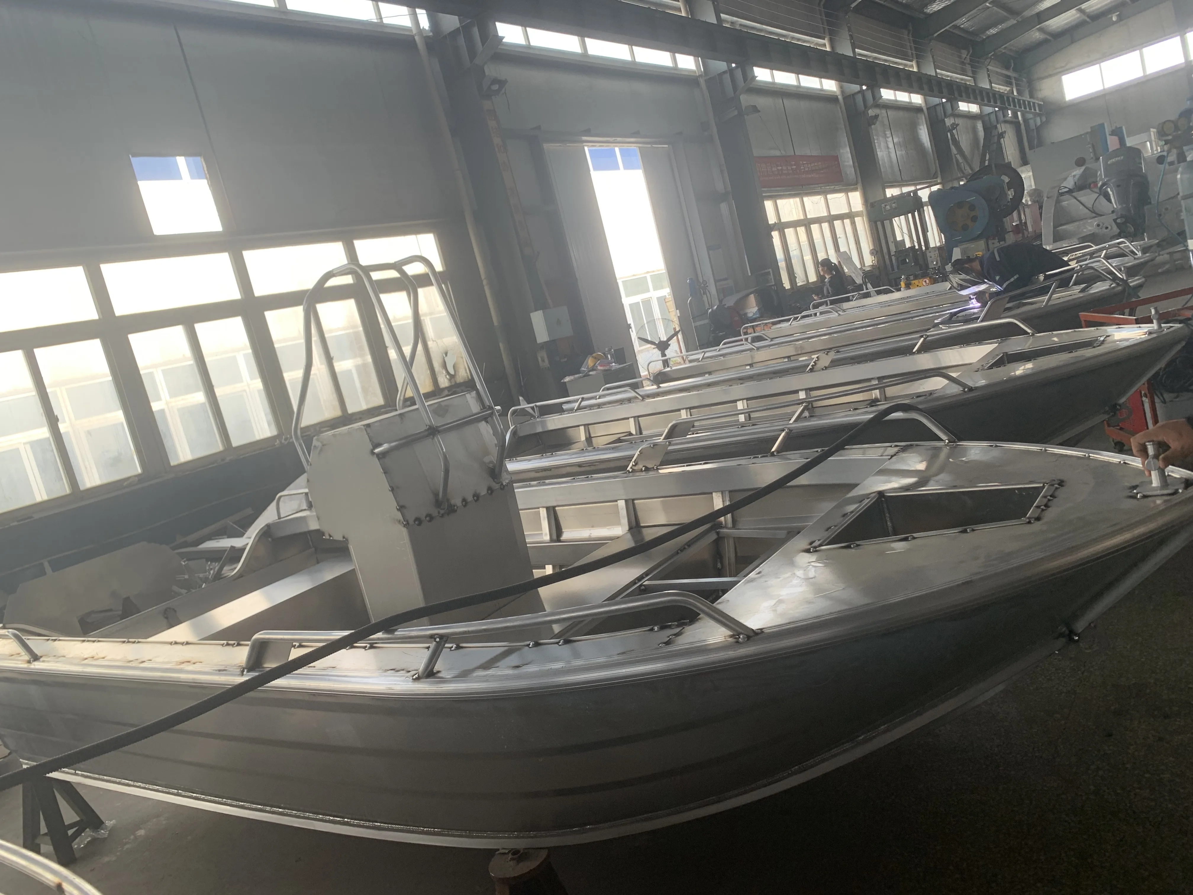 Qingdao allheart высокоскоростная лодка 4 2 м/5 м центральная консоль алюминиевая рыбацкая для продажи