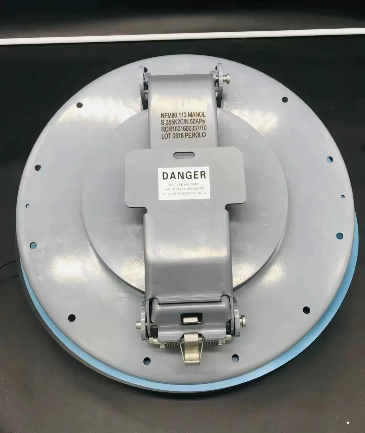 Carbon Steel French type Fuel Tanker Manhole Cover