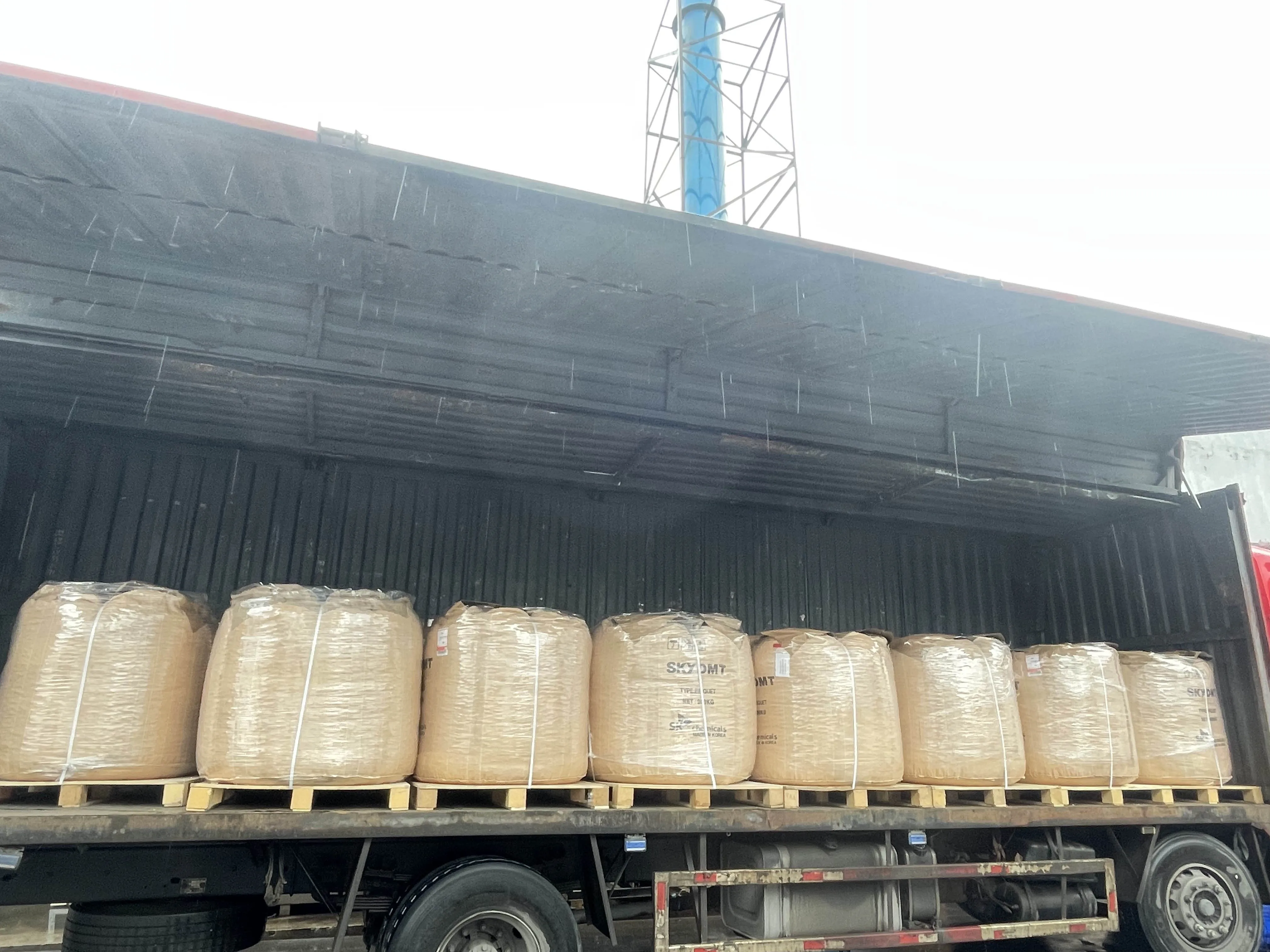 Spot low price dimethyl terephthalate CAS120-61-6 dmt for resin production