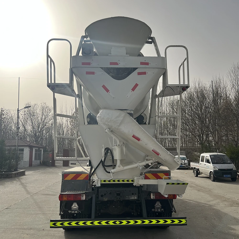 Used high quality concrete mixing tank Howo TX 8*4 8m3 10m3 dump type