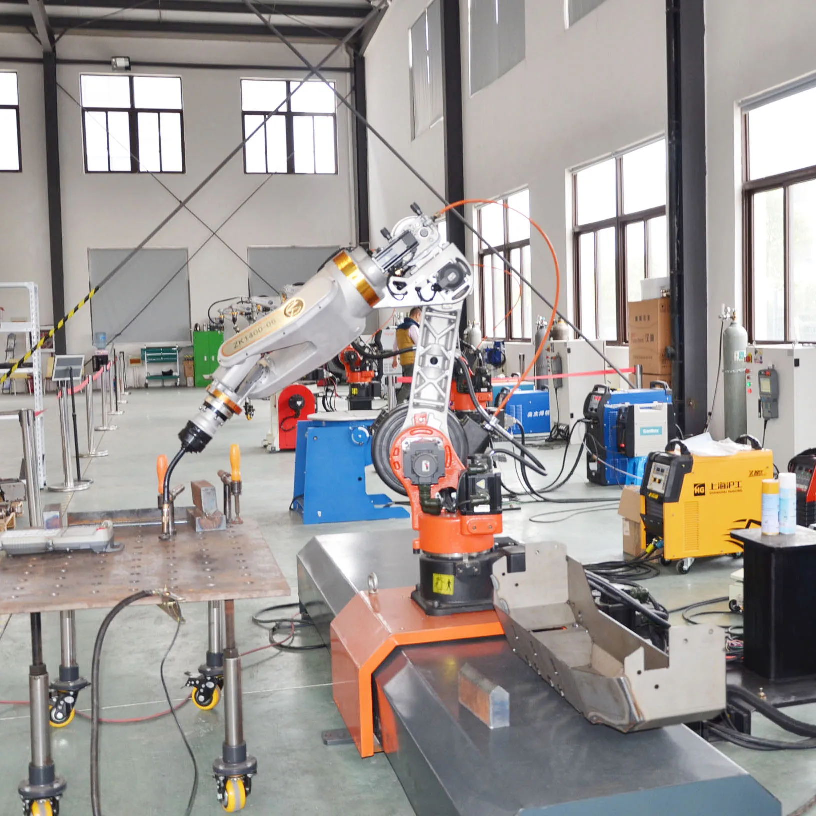 Dental Automatic Welding Robot Mini Mobile Welding Robot 1400mm Spot Welding Robots For Sale