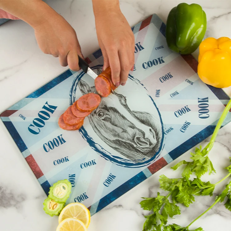 Прозрачная разделочная доска из грубого стекла с силиконовой защитой углов