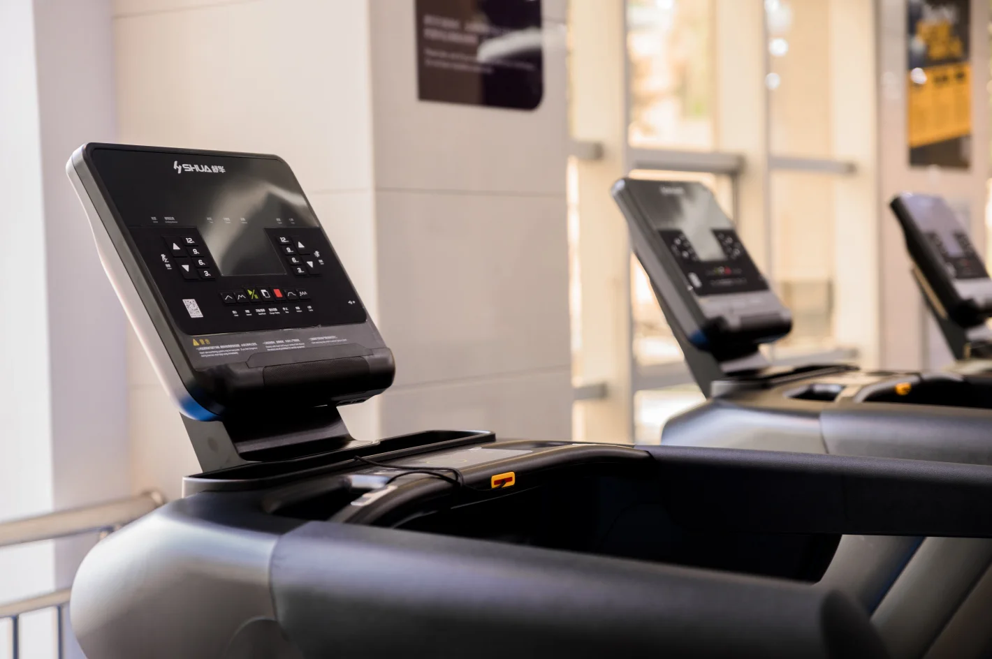 SH-T8919 Commercial Treadmill 15.6 Inch Led or 21.5 Inch Screen from SHUA company