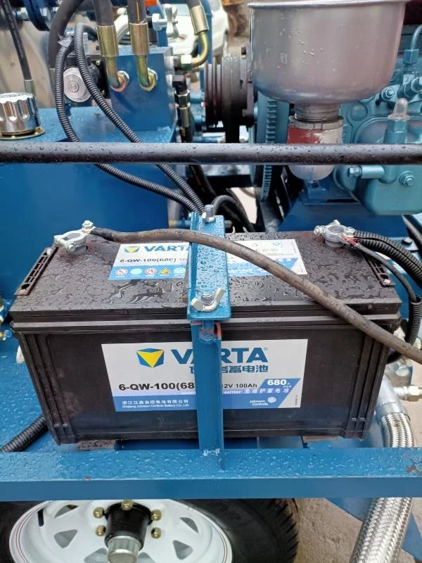 1.2ton 3ton Truck Type Hot Bitumen Tank Asphalt Spreader