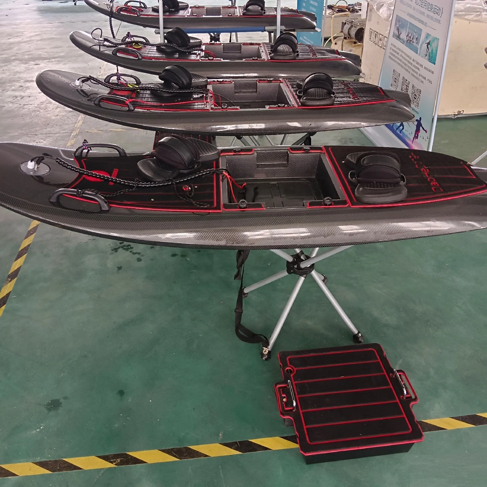 Electric Surfboard  Professional Motorized Jet board Surf Scooter Extreme Water Sports Surfboard with Ternary Lithium Battery