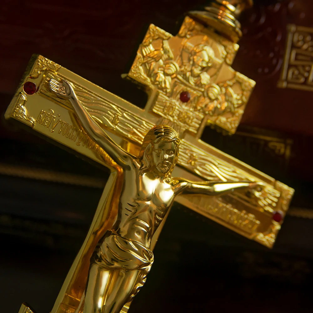 HT Gold Plated Candlesticks Church Jesus Crucifix Candle Holders with Round Base and Floral Design