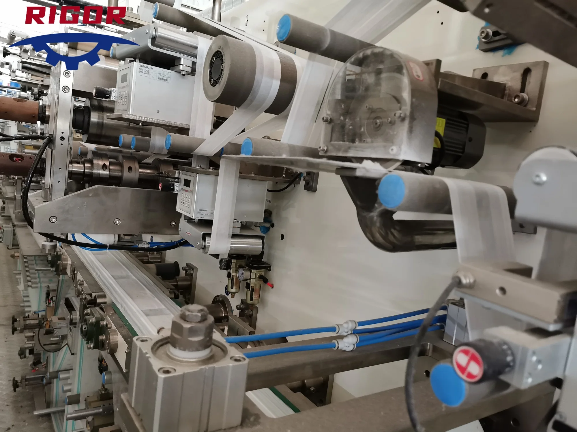 Baby Diaper Machine And Bagger Bamboo Fiber Diaper Making Machine