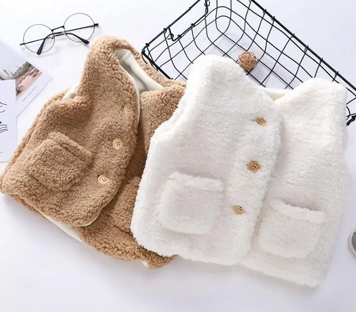 Детский однотонный плюшевый жилет с V-образным вырезом, теплый топ для маленьких мальчиков и девочек