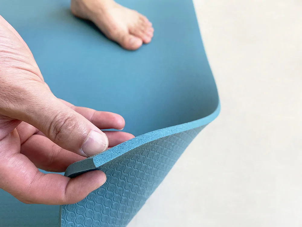 High performance grip non toxic eco friendly  private label could be customized factory price purple 6.3mm PRO light yoga mat