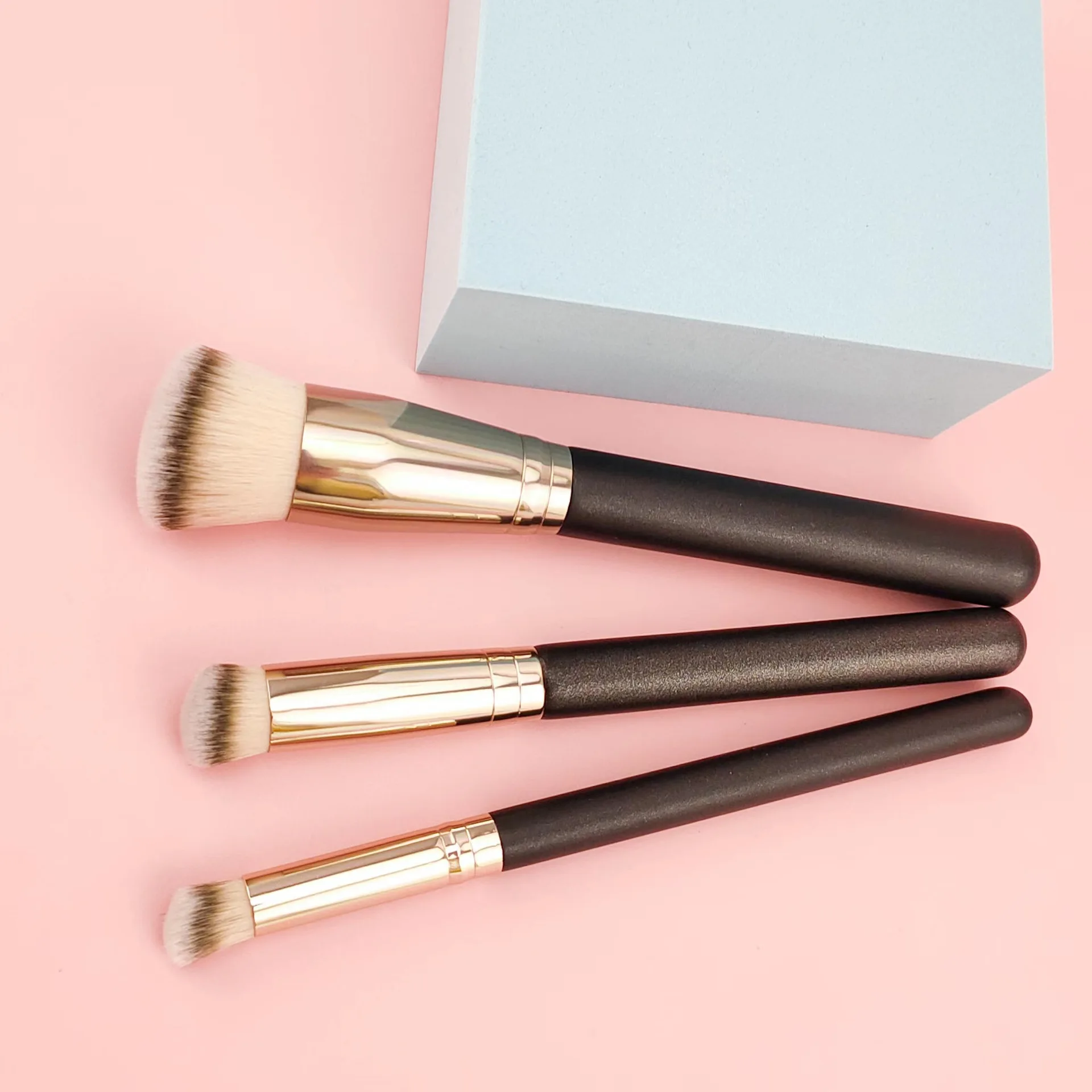 New Stock Wooden Handle Large M170 Foundation Brush M270 Concealer Brush Makeup Tool Angular Powder Cream Contouring Brush