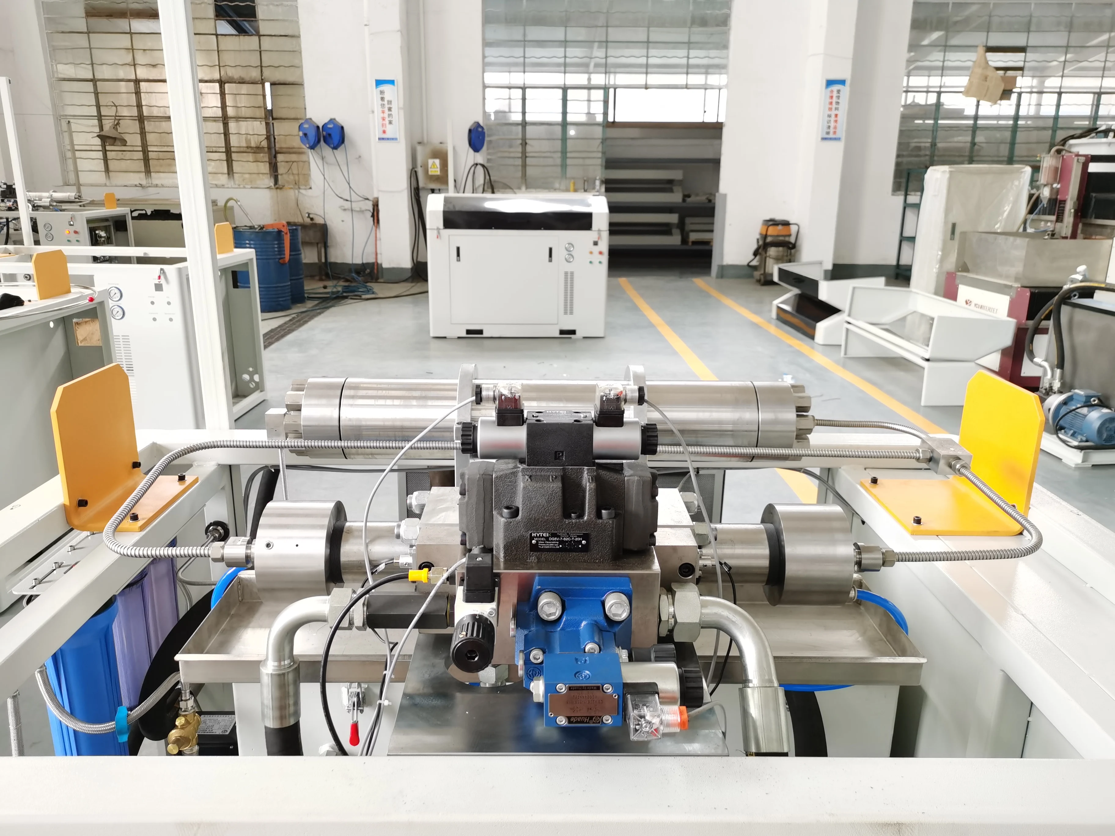 China Wuxi YC Cnc Water Glass Cutting