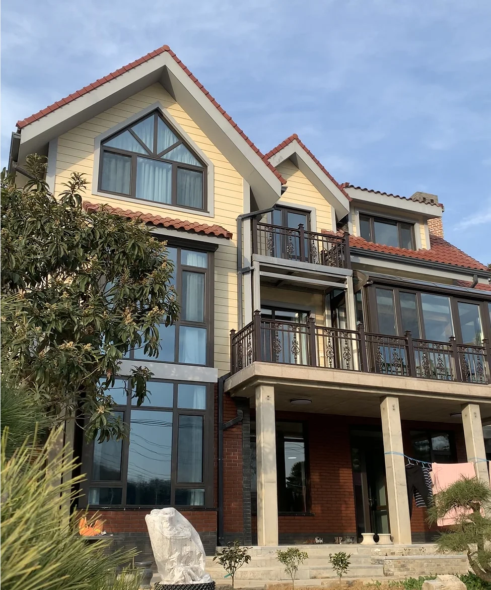 Customized Luxury Resort Villa with Modern Industrial Design for First Homeowners Timber Structure with 3D Demo Available