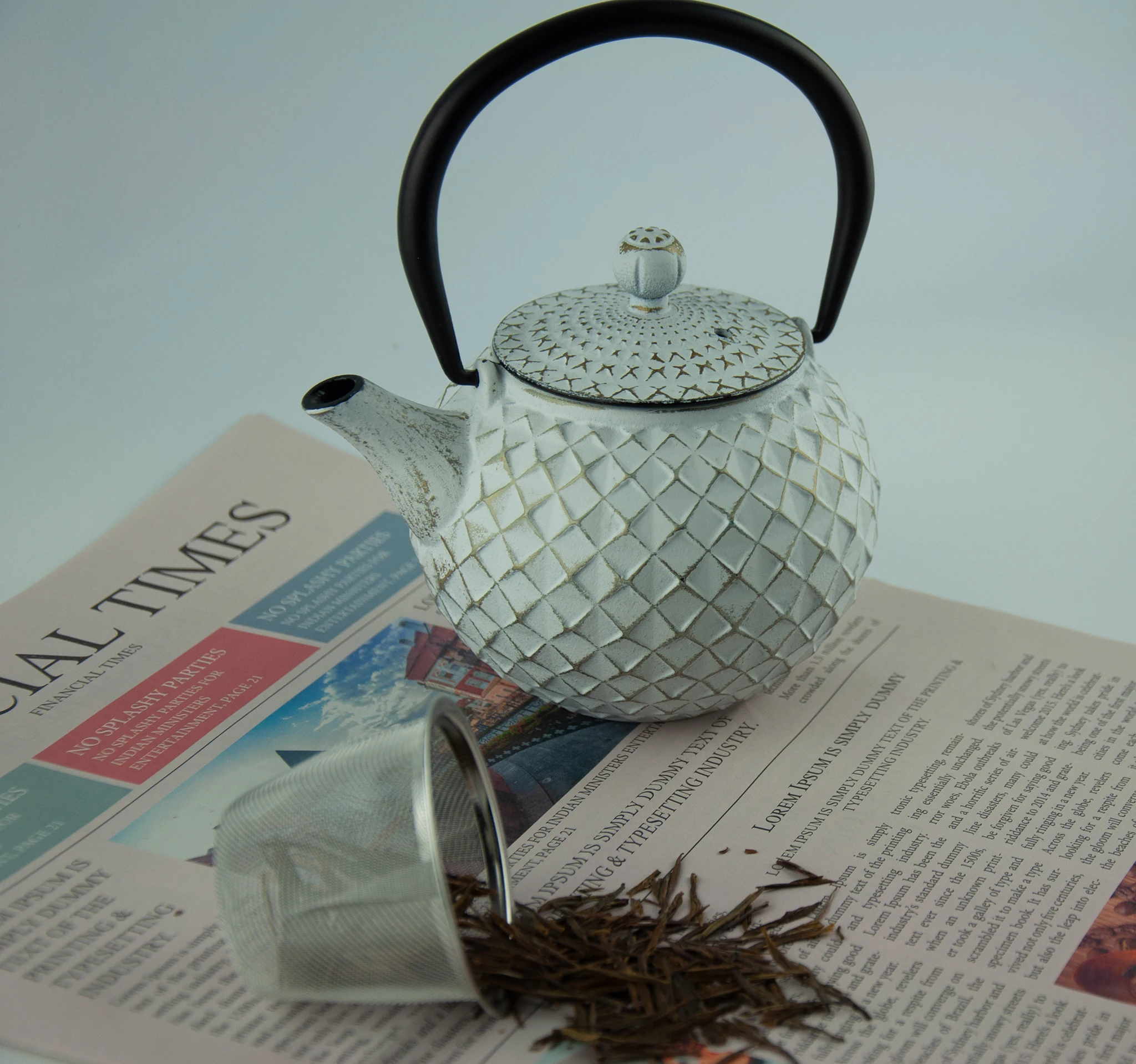 Durable Japanese Cast Iron Kettle Teapot Tea Pot Blue Floral Teapot With Basket