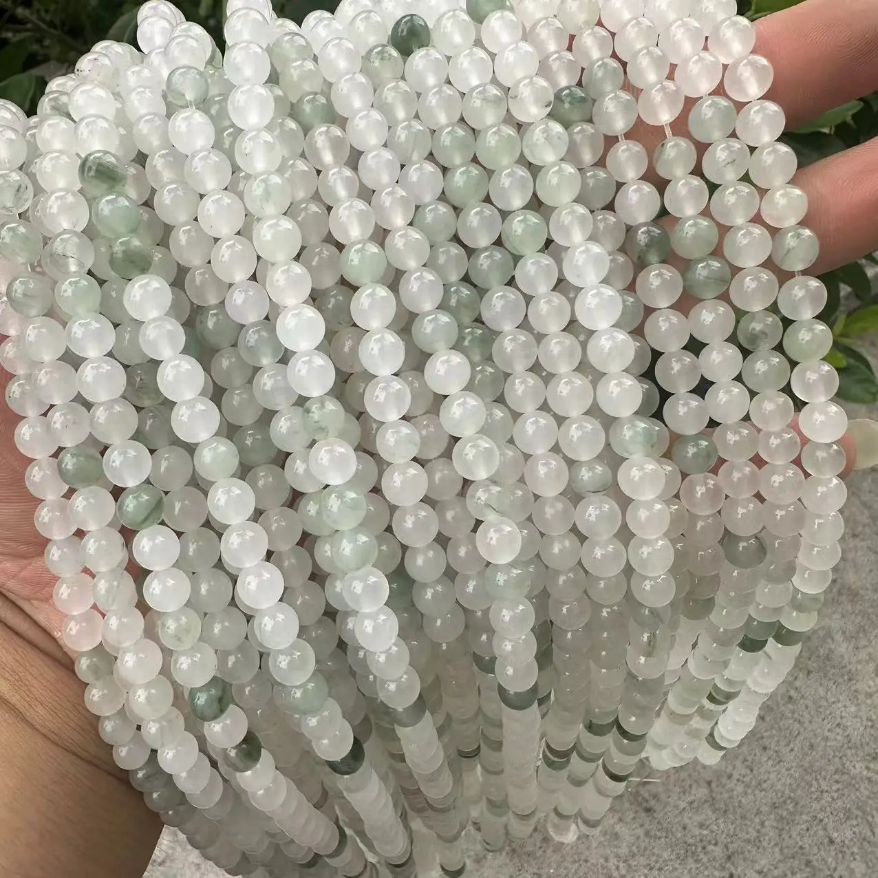 Бусины с тигровым глазом и льдом