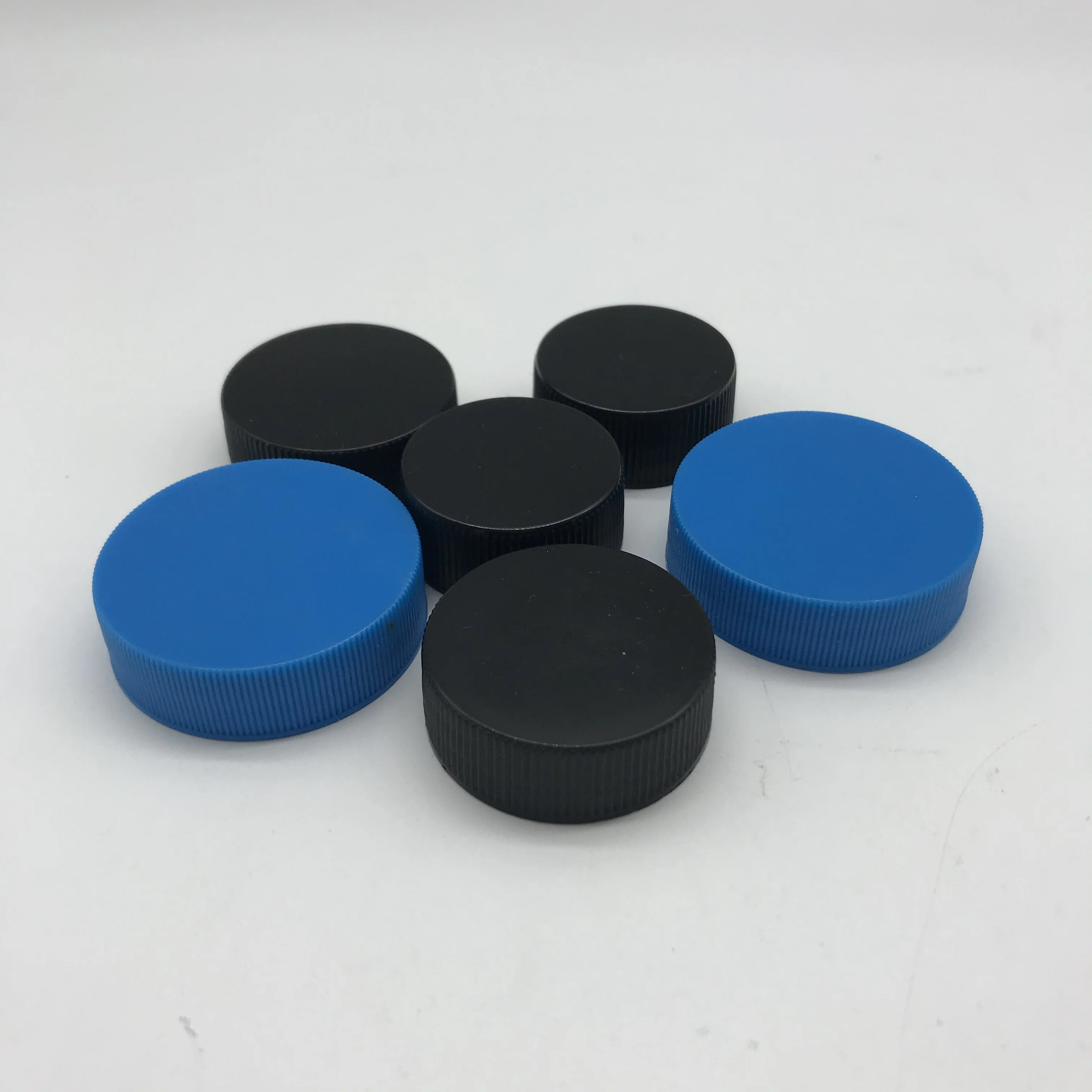 28mm 33mm 38mm Black blue plastic screw cap with ribbed finish and threaded closure for bottles