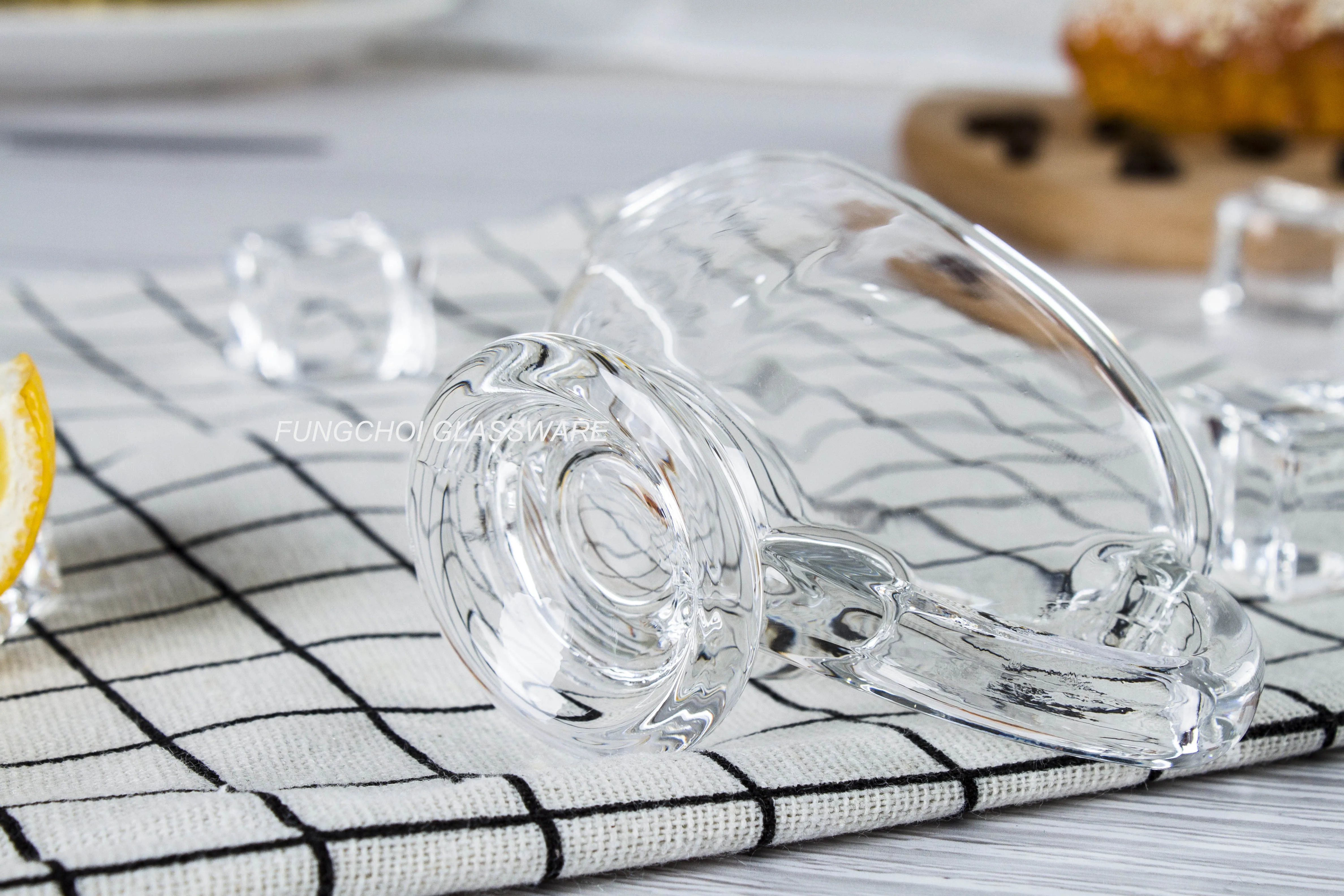 Wholesale cheap glass gravy dish household crystal sauce boat