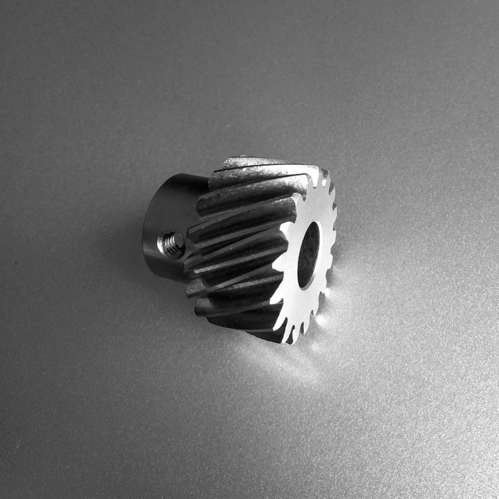 Grinding teeth helical gear