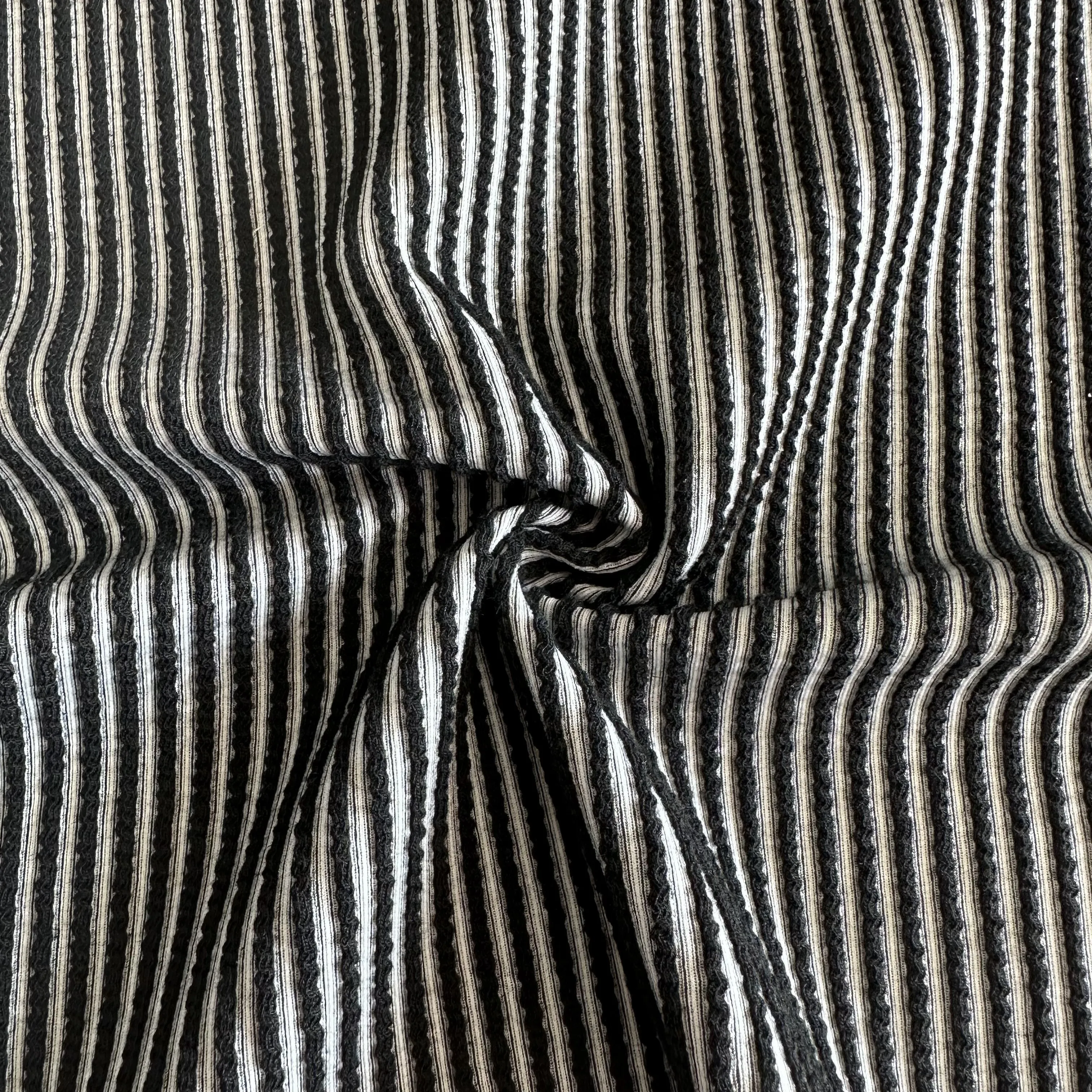 hot sale stripe rib jacquard fabric 95% polyester 5% spandex knitted yarn dyed crinkle crepe fabric for garment