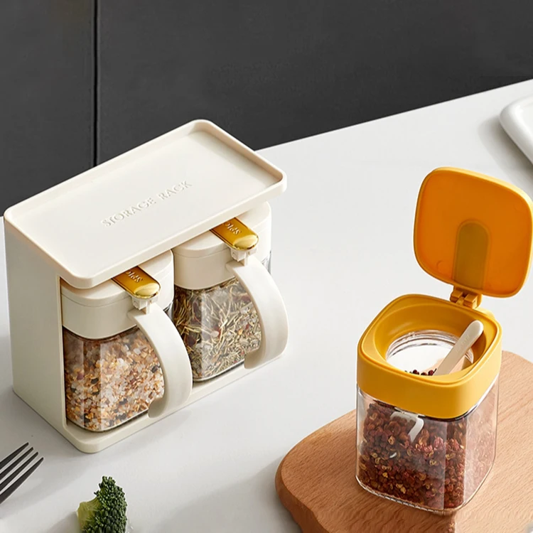 Hot Selling Seasoning Jar Kitchen Glass Spice Storage Jar Glass Spice Bottle with Spoon