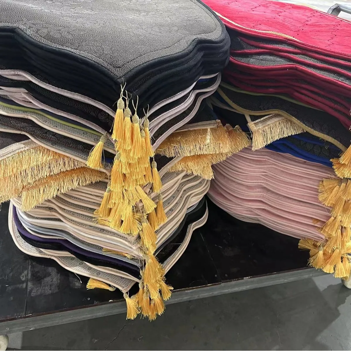 Wholesale Thick High Quality Printed Muslim Prayer Rug Velvet Chenille Islam Comfortable Prayer Mat