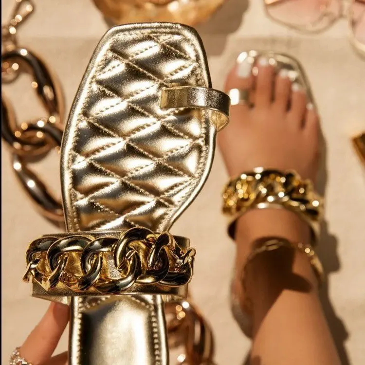 2022 Spring Latest Design Beach Chain Slippers Summer Fashion Women Casual Flat Luxury Famous Brand Slides Slippers Ladies