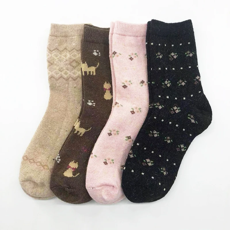 Custom design OEM Ladies Winter Warm High-Content Wool Socks Knitted Crew Socks For Women  DailyWear