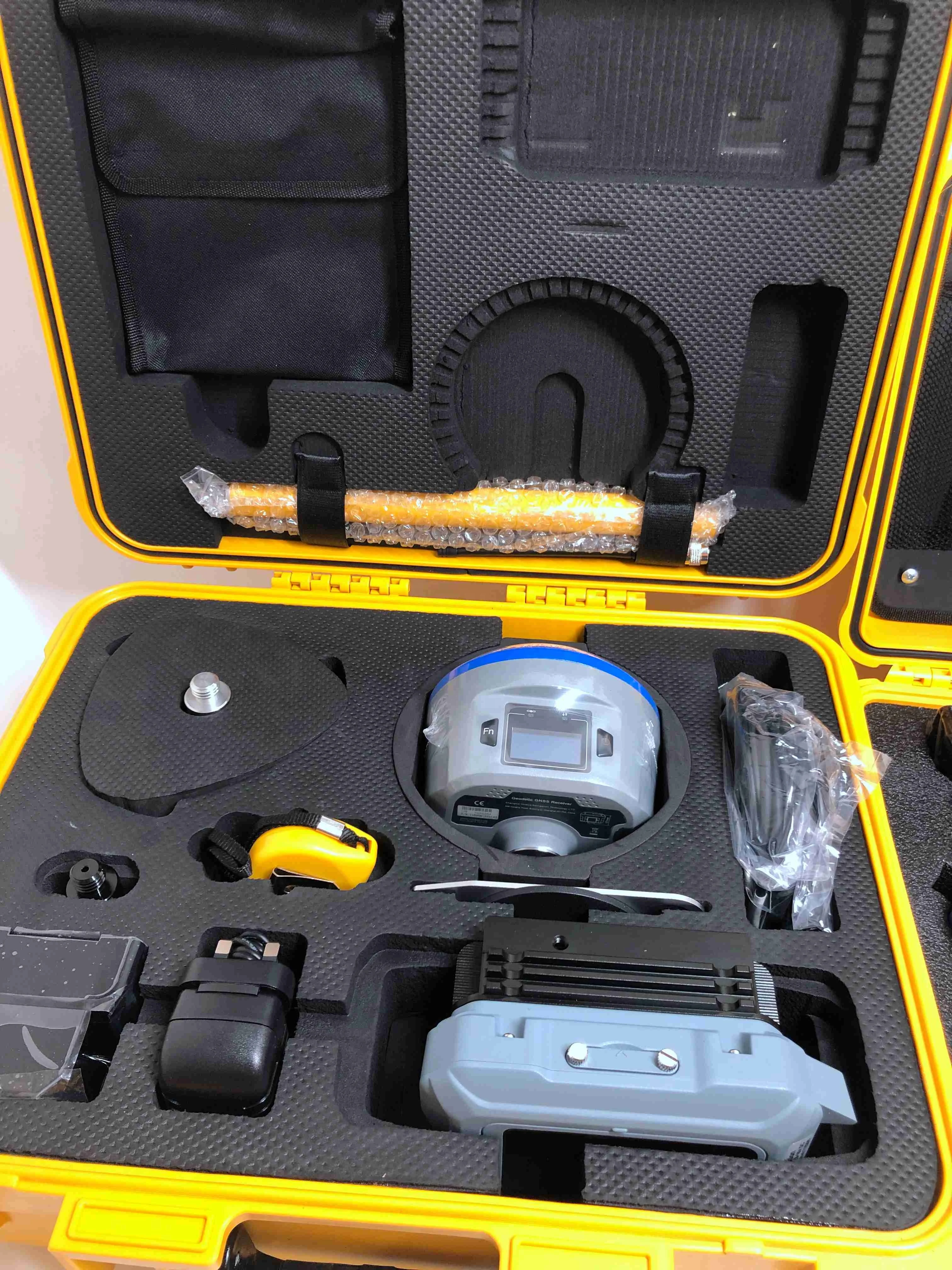 Small rugged RTK gnss receiver CHC i70+ gps survey equipment gps rtk gps for land survey with 555 channels