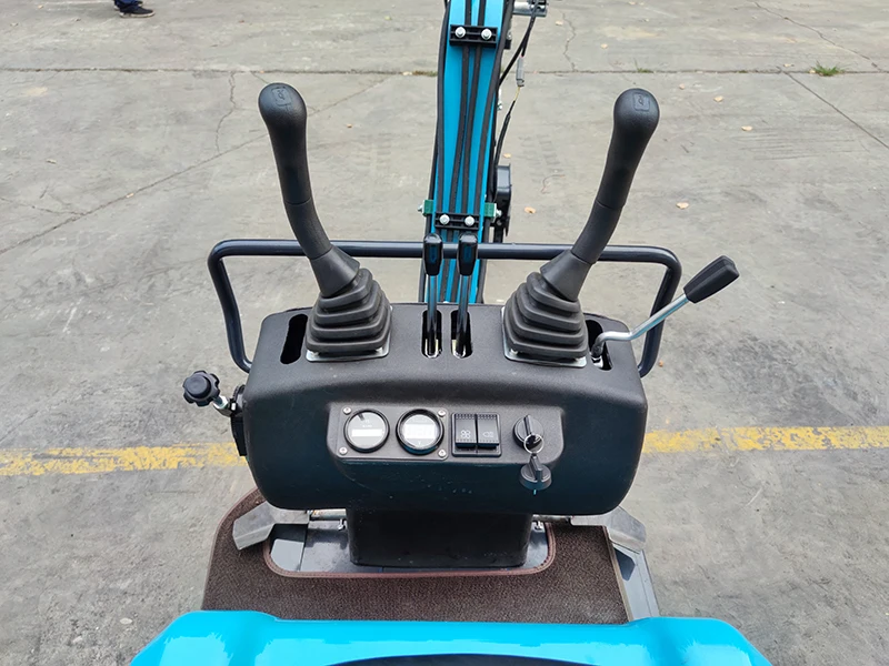 QILU 1 ton Chinese brand mini crawler excavator price chinese excavator mini digger for sale