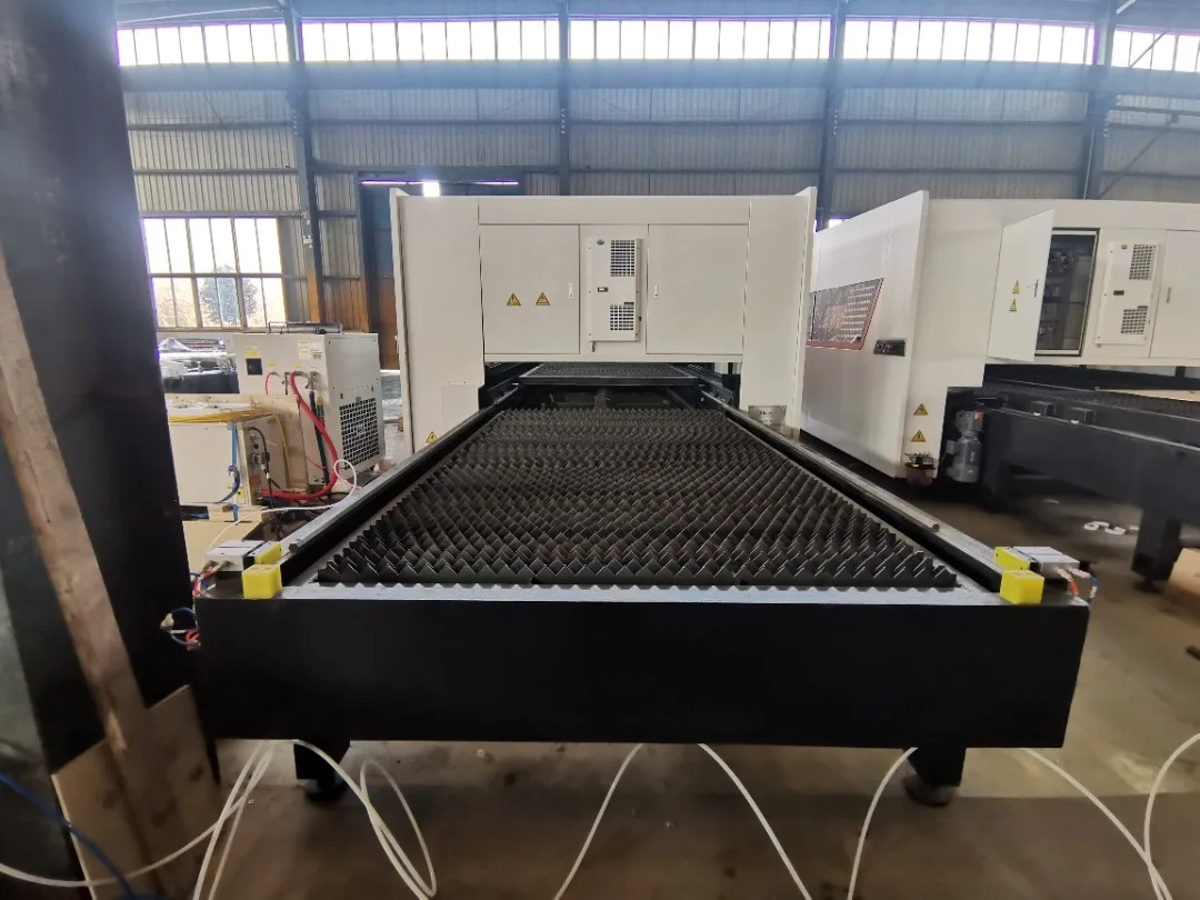 1530 cnc 2000w metal fiber laser cutting machine 1000W 2000W 3000W 4000W 6000W