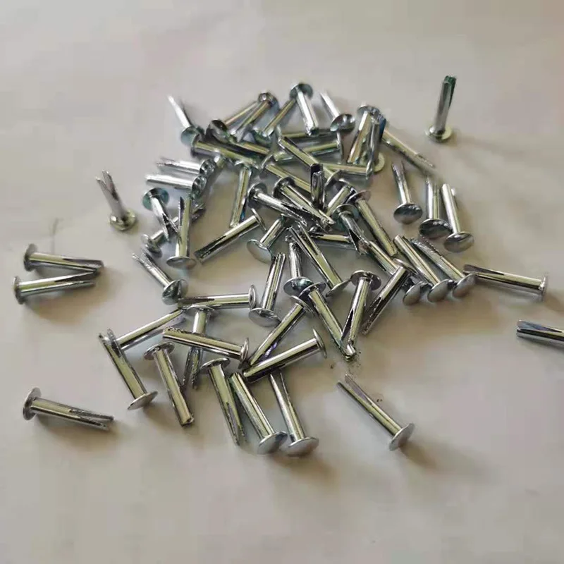 Изготовленные на заказ никелевые двухслойные черные круглые металлические заклепки из нержавеющей стали