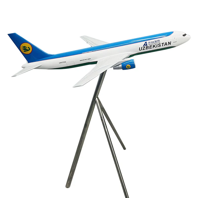 Guangdong Supplier 120cm 1/50 Plane Model B767 Uzbekistan Airlines Souvenir Large Resin Model Plane