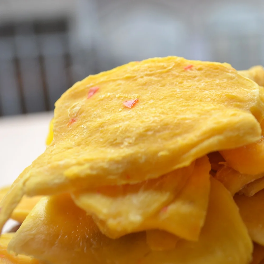 Мягкие сушеные легкие острые ломтики манго 100% натуральные высокое качество сделано в Вьетнаме здоровая закуска Лучшая цена для пикника без