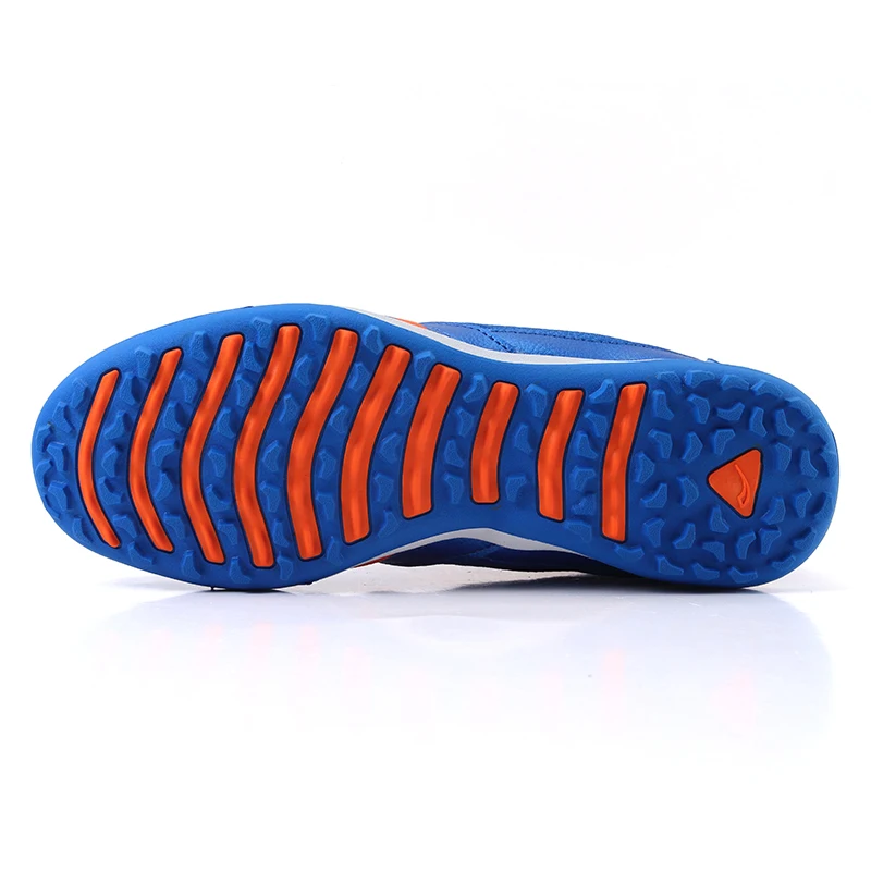 Factory customized professional football shoes outdoor sports shoes