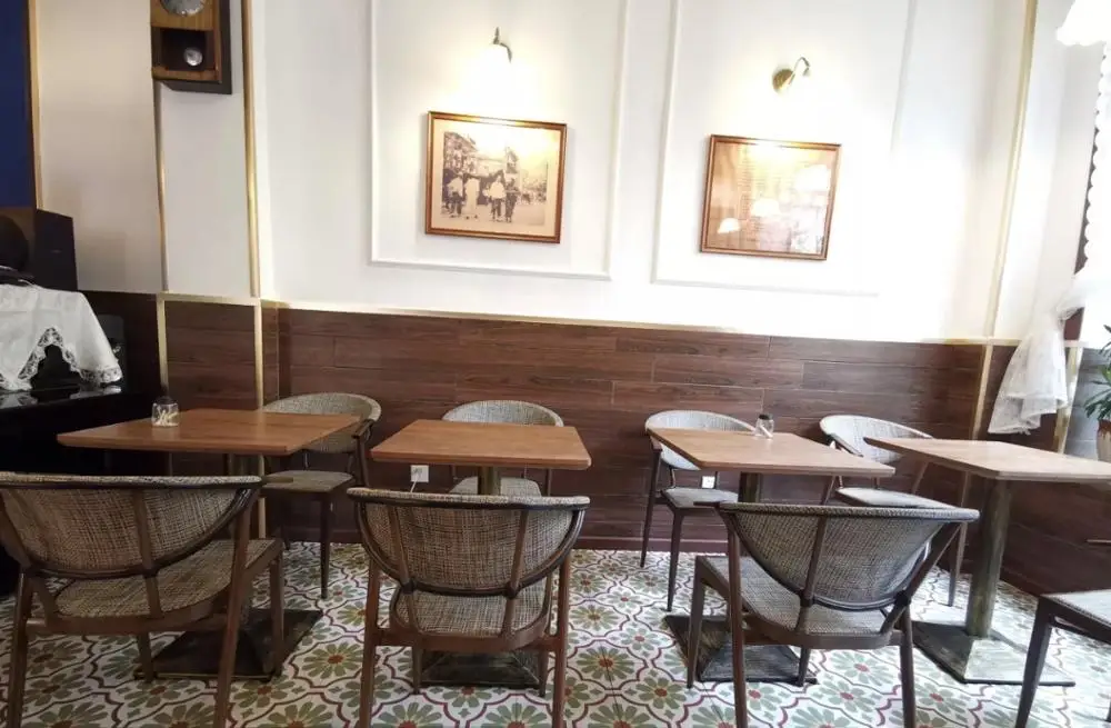 Тростниковый итальянский пластиковый бамбуковый Парижский ротанговый алюминиевый стул для бистро дерево