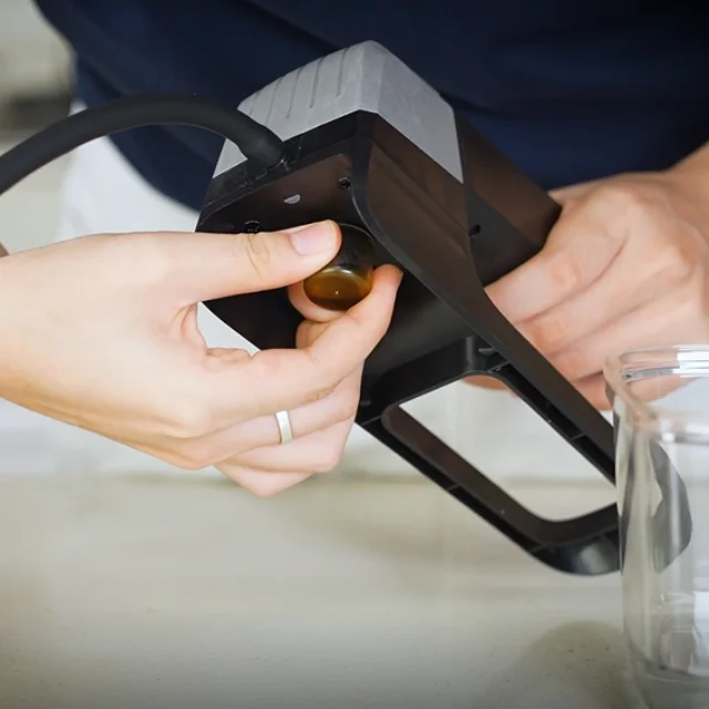 Portable Novel in Design Smoker Flavour Blaster Cocktail Gun for Kitchen and Outdoor Grill Cooking Battery Powered