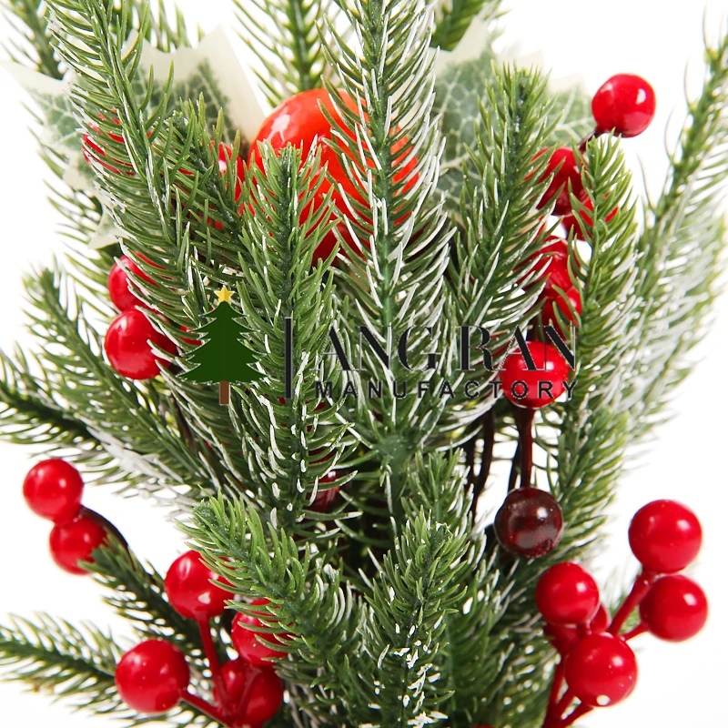 Custom 2020 New Design Mini decoration natural outdoor artificial wood 20cm-25cm small Christmas tree