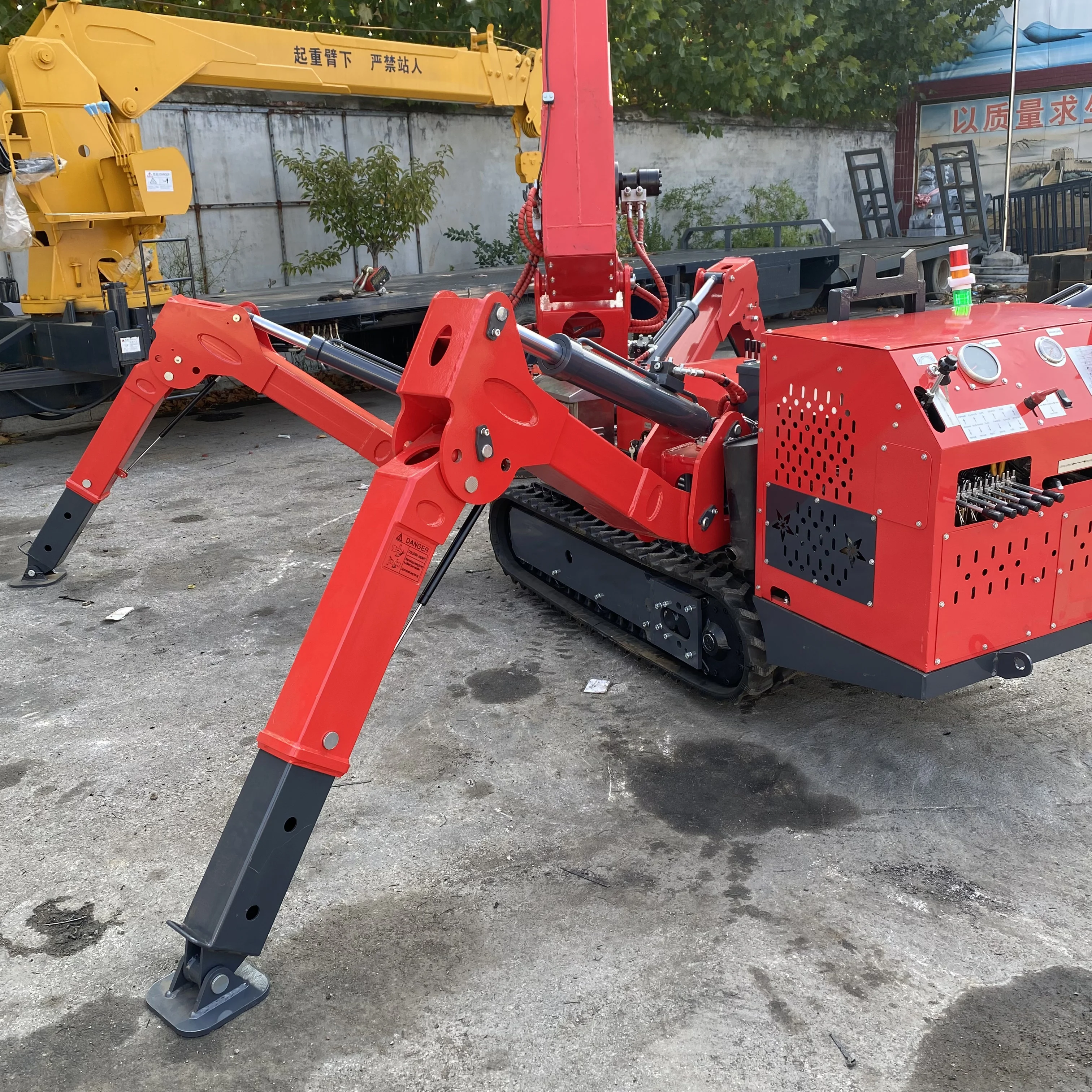 3T Spider Crane Lifting New Hybrid Construction Site Crane Oil Electricity Dual Power Engine Motor Core Components