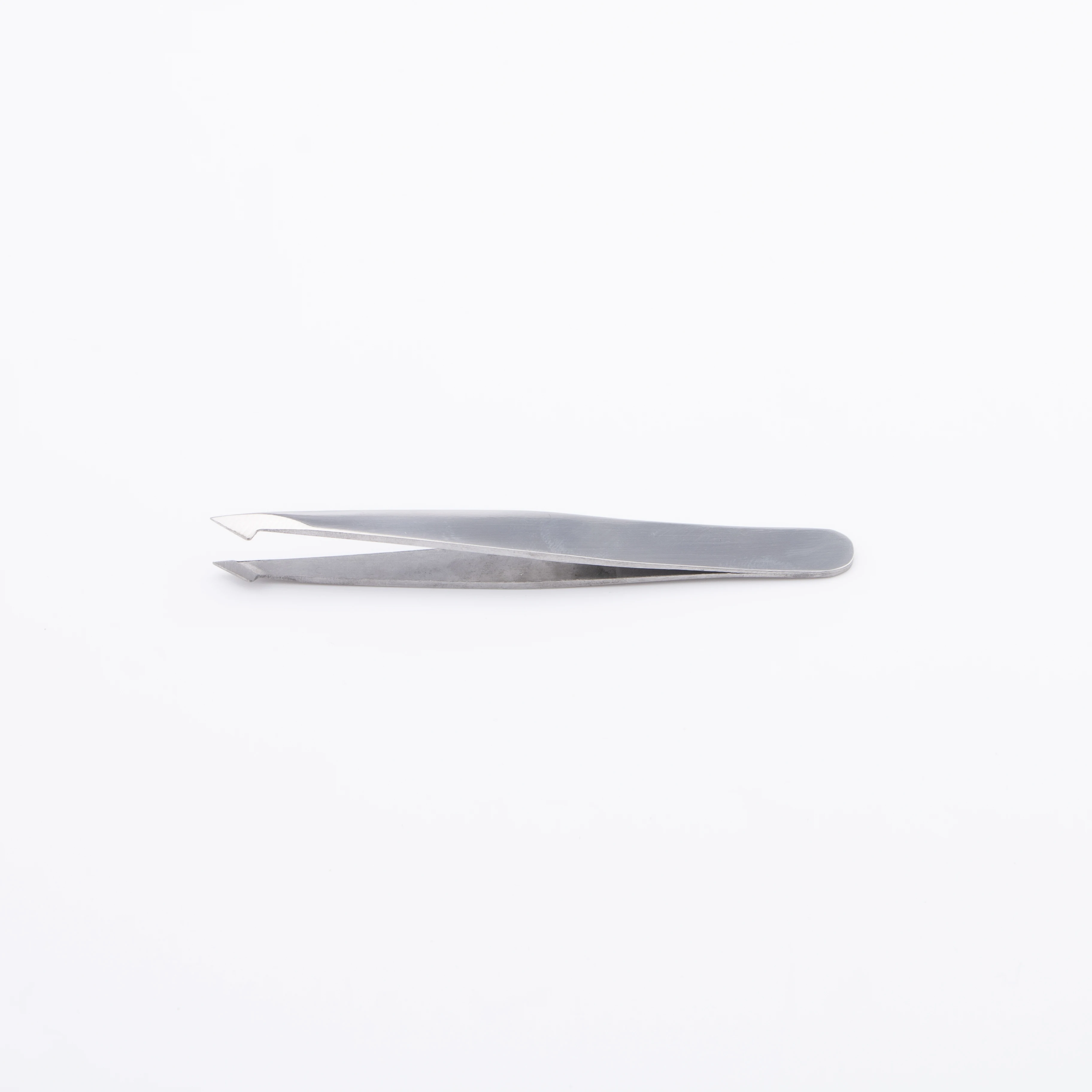 Professional High precision tweezers Multi-function Slanted Angled Eyebrow Trimmer False Eyelash with fine-tipped tweezers